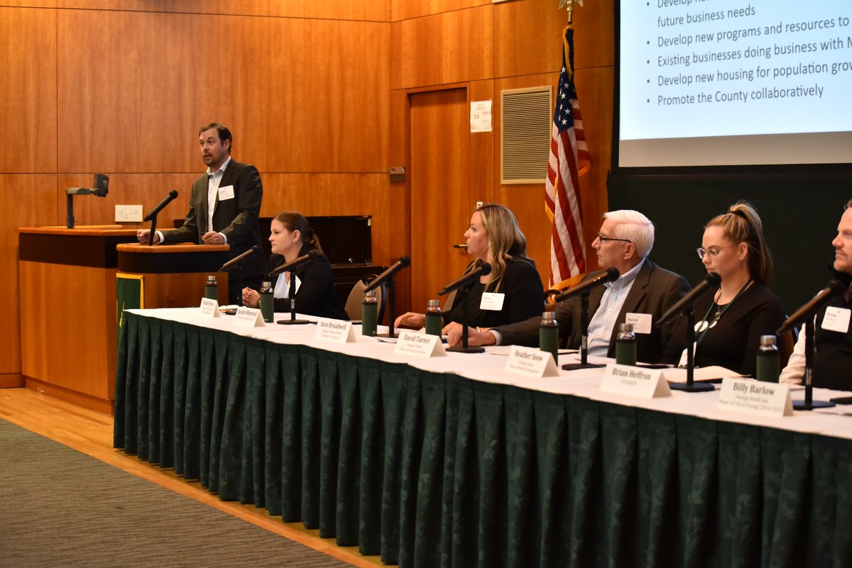 sunyoswego's tweet image. Nearly 40 leaders and 90+ orgs are shaping the future with the Oswego County Micron Strategy Steering Committee β investing in broadband, child care, STEM, housing and workforce pipelines to help our region thrive alongside Micronβs $100B investment.
π ow.ly/9JAB50Wn8HQ