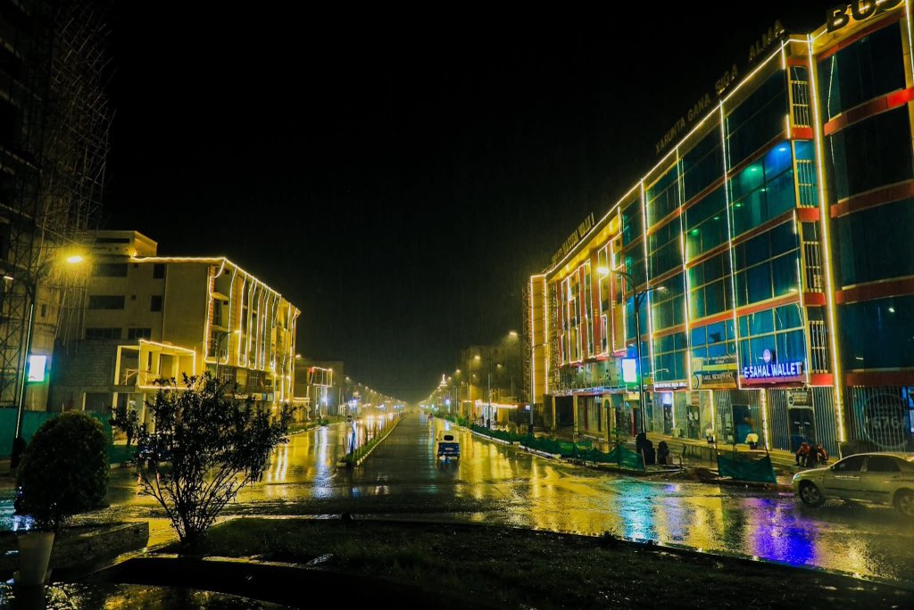 Sadik_Mahd's tweet photo. Jigjiga City makeover isn't just cosmetic-it's fundamentally about livability, sustainability, and boosting Ethiopia's position on the global stage. https://t.co/ipqi7W0Dr9
