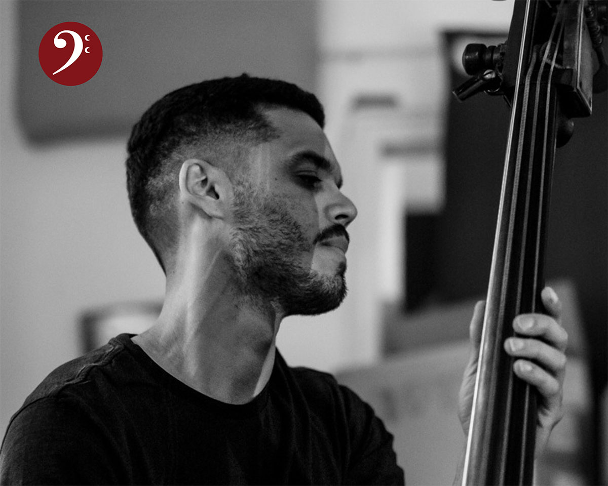 doublebasshq's tweet image. Today's episode features acclaimed bassist Brandon Lopez. We explore the physical and intellectual aspects of bass performance, how he collaborates with other artists, life on the road, and much more.
Listen: contrabassconversations.com/podcast