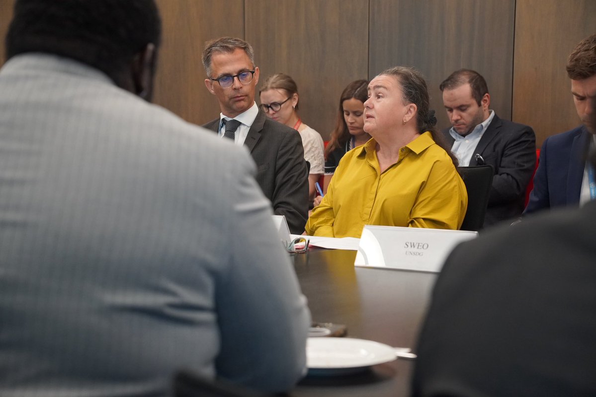 swiss_un's tweet image. Today,🇨🇭& @RwandaUN co-hosted the soft launch of the system-wide evaluation report on progress towards a new generation of UN country teams.
Member States exchanged insights, discussed challenges & explored its key recommendations.
Read the full report👉 bit.ly/3In0eAa