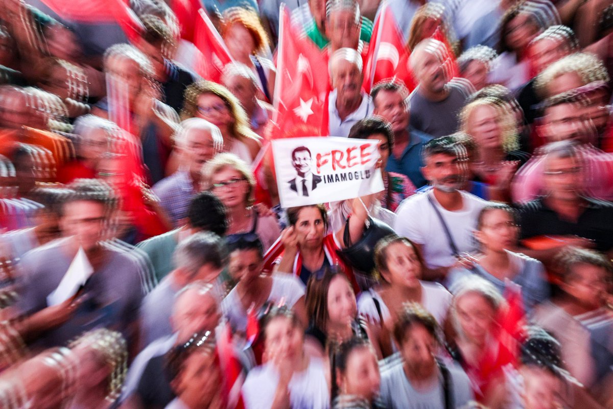 Harikasın Antalya, harikasın Torosların yiğit insanları.