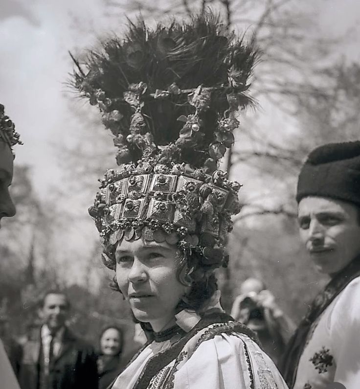 4. Woman from Brașov during her wedding