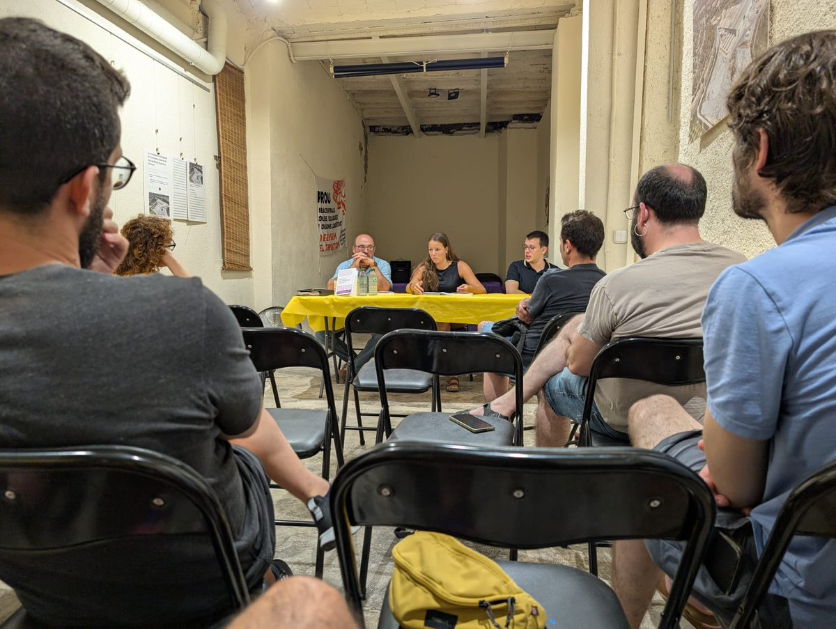 Jaume Camps Girona (@cgjaume) on Twitter photo Avui al <a href="/CBretxa/">Casal Bretxa Alcover</a> em presentat el llibre "65 anys de progrés" amb la presència d'en Salomó Torres i la <a href="/annarcsns/">Anna RG</a> i amb en <a href="/GuillemPuigVvdu/">Guillem Puig Vallverdú 🔻</a> .
Llibre imprescindible per entendre d'on venim i com estem al Camp de Tarragona Avui al <a href="/CBretxa/">Casal Bretxa Alcover</a> em presentat el llibre "65 anys de progrés" amb la presència d'en Salomó Torres i la <a href="/annarcsns/">Anna RG</a> i amb en <a href="/GuillemPuigVvdu/">Guillem Puig Vallverdú 🔻</a> .
Llibre imprescindible per entendre d'on venim i com estem al Camp de Tarragona