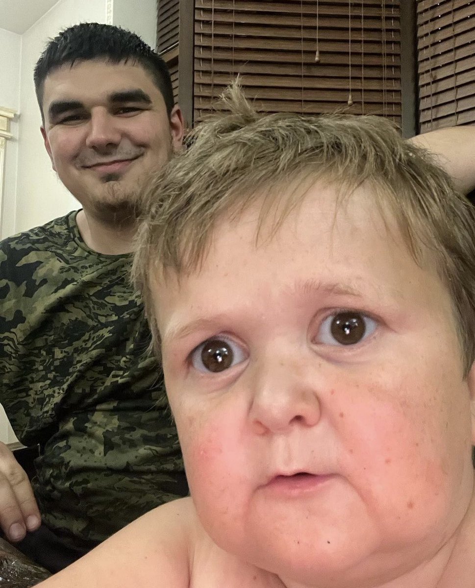 HasbullaHive's tweet image. Chillin with the boys