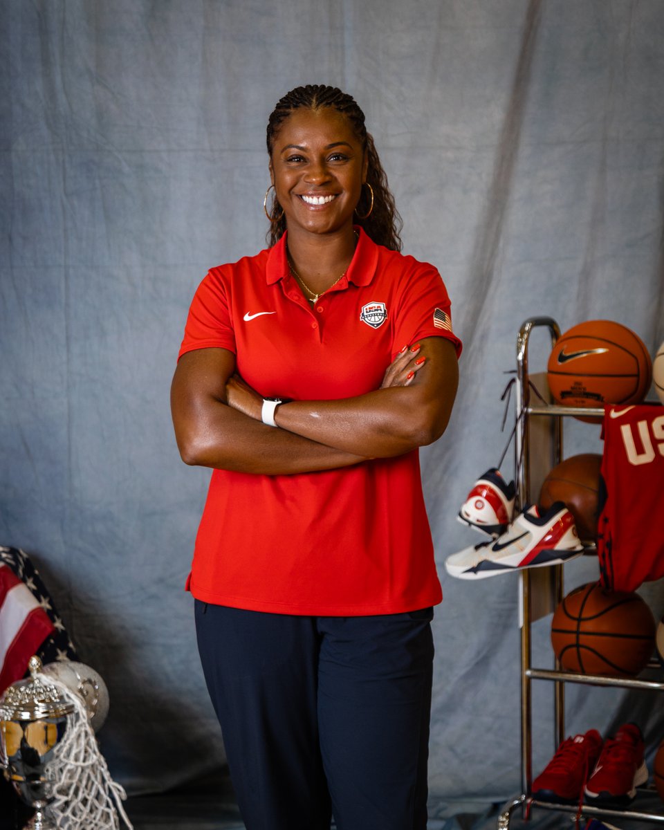 one of the best doing it on the international stage 🇺🇸 

good luck to <a href="/IrishCoachIvey/">Niele Ivey</a> and <a href="/usabasketball/">USA Basketball</a> at the U19 World Cup 

#GoIrish