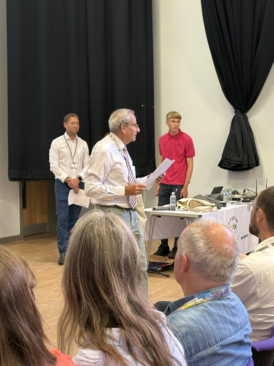Made_in_heth_ac's tweet image. The Big D&T Meet! I didn’t take enough photos! 🤣🤣 enormous thank you to @SchoolBaysgarth and especially Ben &Andy who are lush to work with. Our D&T community are so generous and awesome! From the companies to the speakers to the delegates. 🌟 what a day!