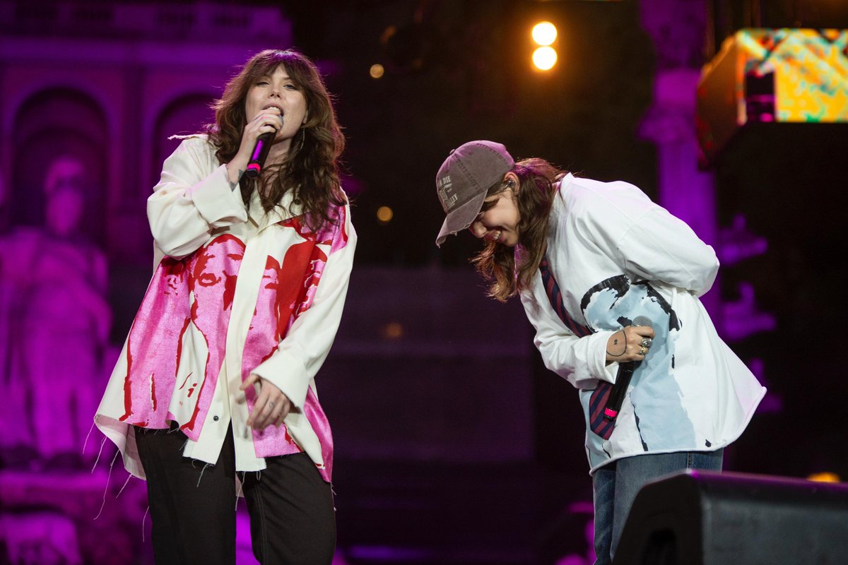 Con tutte queste HIT diventa impossibile stare fermi.

#TIMSummerHits 

Ph Pamela Rovaris