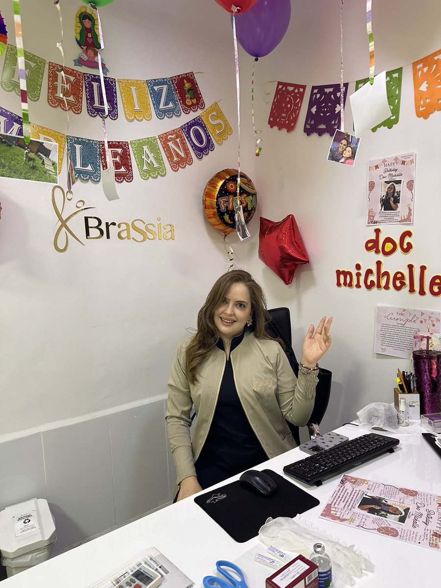 MichlRuiiz's tweet photo. Yo quería una foto top para colgarla aquí, pero esto fue mejor! Tener 3️⃣1️⃣ seguir siendo coqueta y próspera💕✨

Happy Birthday to me🎉

16 años de estos han sido contigo @LuceroMexico  ✨💕 https://t.co/5XkMOv0lGS