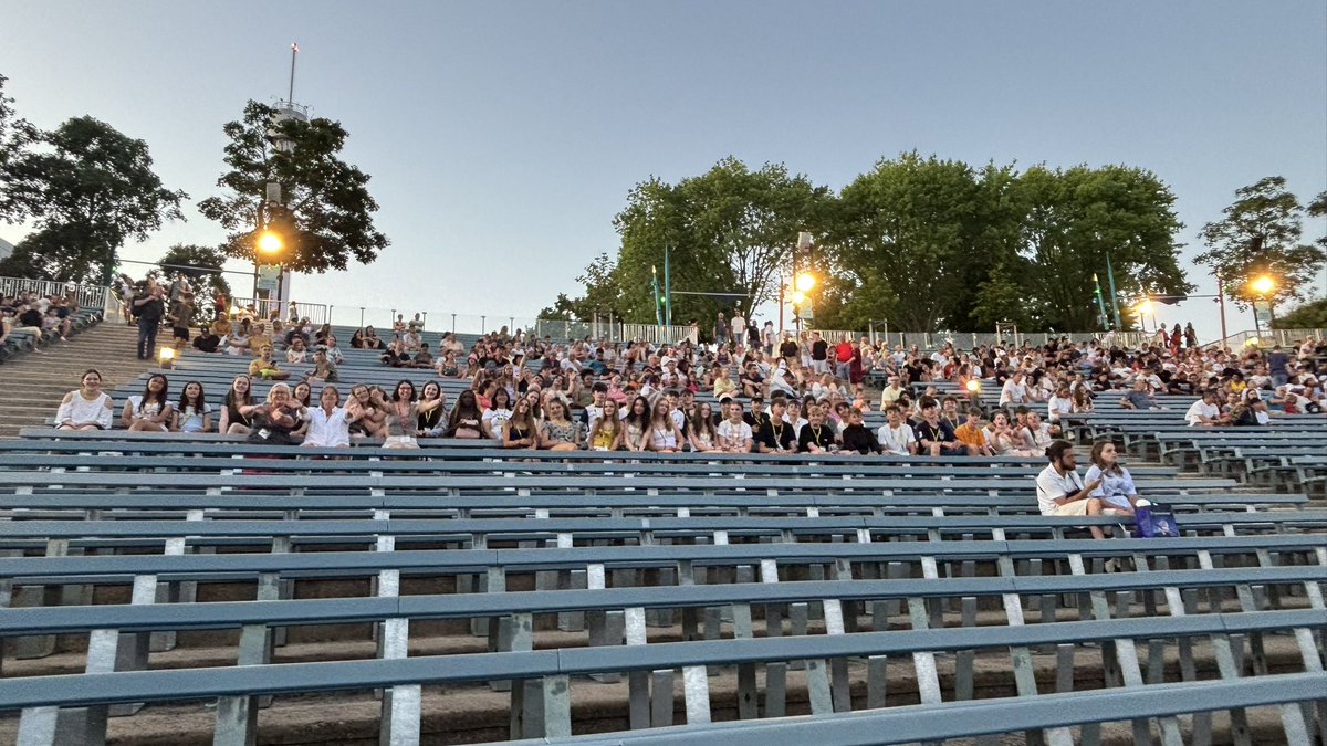 Bonsoir on day 5 and the La Rochelle trip for 2025! We call time on the trip for this year with a stay and a whole day at Futuroscope theme park! Rides and a laser show before we start the coach ride back to England 🎢