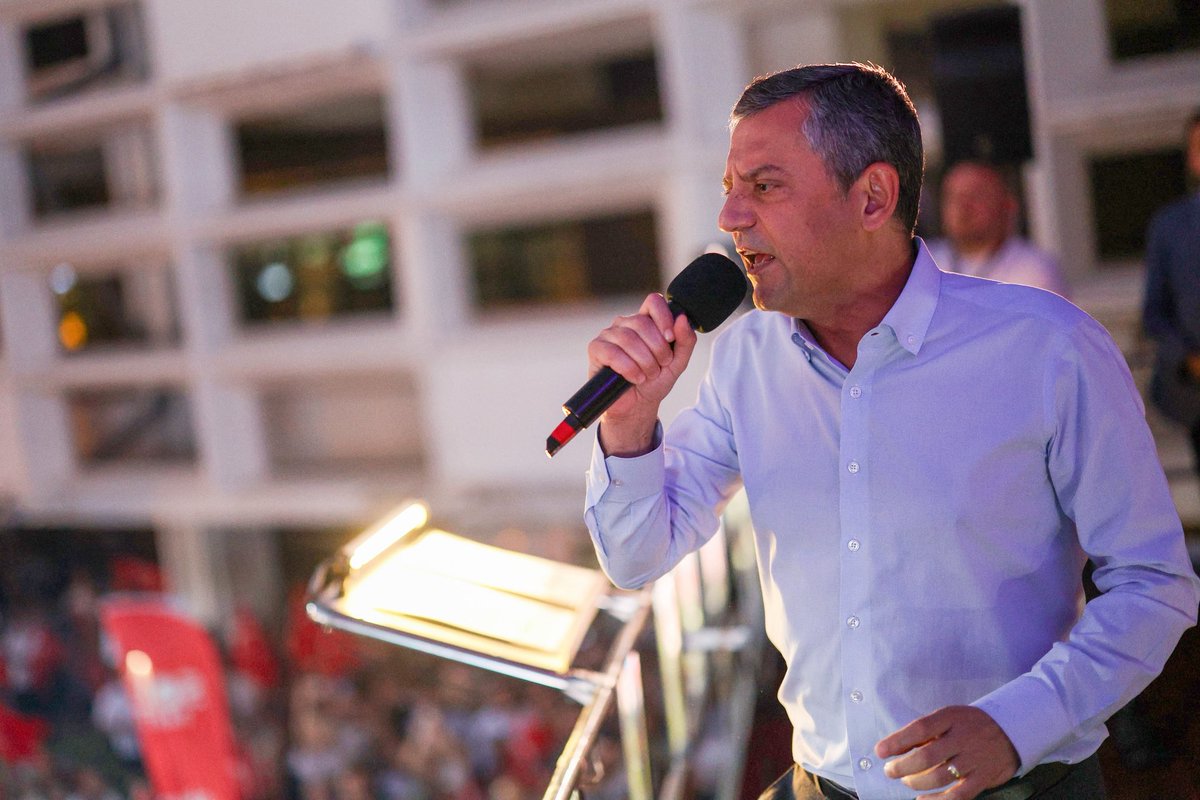 dk_imamoglu's tweet image. Bugün de Antalya’da vicdanın ve umudun sesi yükseldi. Milletimiz, adalet ve demokrasi mücadelesini yılmadan, usanmadan, birlik ve beraberlik içinde sürdürüyor. Yaratılmak istenen karanlığa karşı mücadeleyi her geçen gün daha da büyütüyor, dayanışmayı omuz omuza sürdürüyor!…