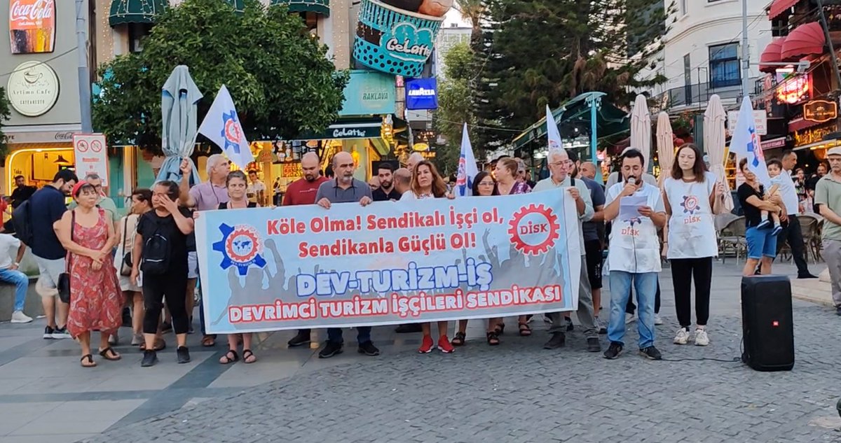 HAFTALIK İZİN HAKKIMIZ ENGELLENEMEZ ! 

Devrimci Turizm İşçileri Sendikası Antalya Şubesi olarak haftalık izin hakkımız başta olmak üzere, haklarımıza göz dikenlere karşı haykırdık!
