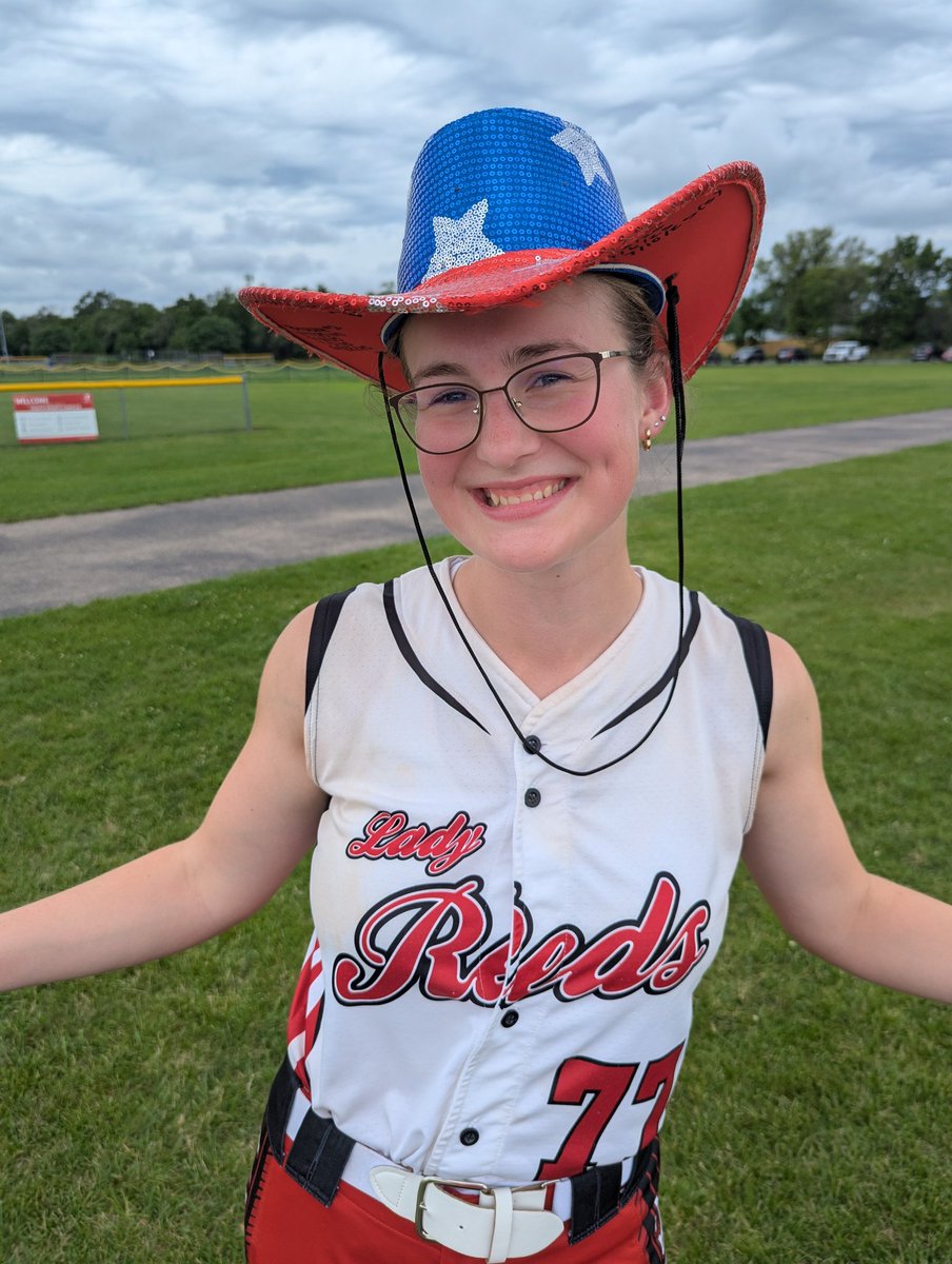 🤩🎉 #1 seed going into bracket play tomorrow! Reds play on Sat 7/12 at 11am at the #NAFAMidwestNationals. Congrats to <a href="/EFapp25/">Elena Fapp</a> for her solo 💣 today earning a pic w/the #HomeRunHat. 
Can't make the game?
👀 watch us on GameChanger! ❤️🥎
onelink.gc.com/dyf9?pid=team_…