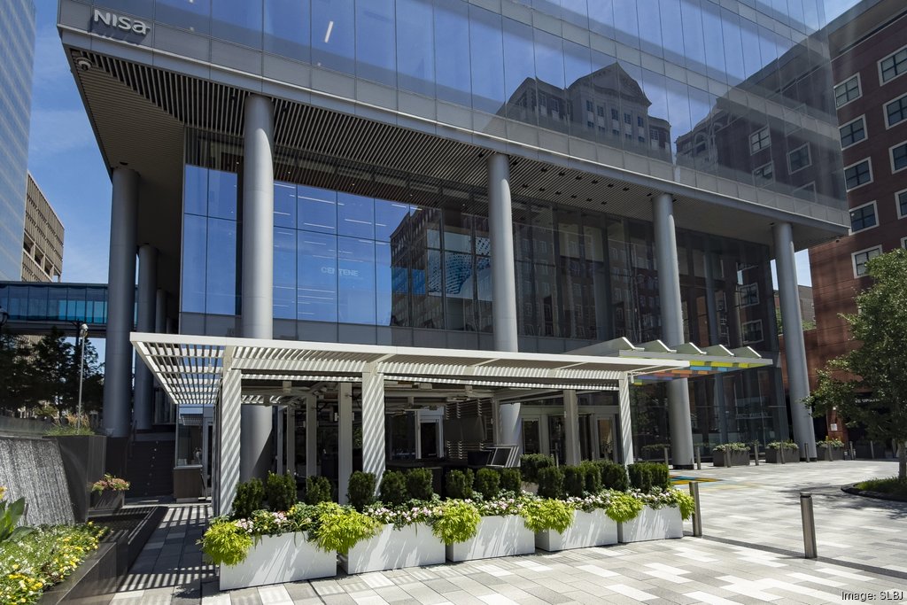 Scoop of the day from <a href="/glorialloyd/">Gloria Lloyd</a> ! An elite ski town mainstay is eyeing the old Tony's restaurant space in downtown Clayton