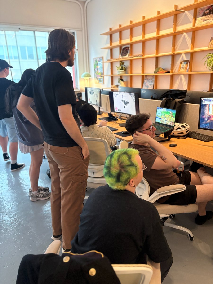 RivrStream's tweet image. 🎉On June 27, we opened the doors of Rivr HQ to host the @TwitchMontreal meetup, and it was a blast!

Streamers, devs, and fans hung out, swapped stories, and bonded over snacks.

Big thanks to everyone who joined and filled our space with creativity, curiosity, and laughter. You…