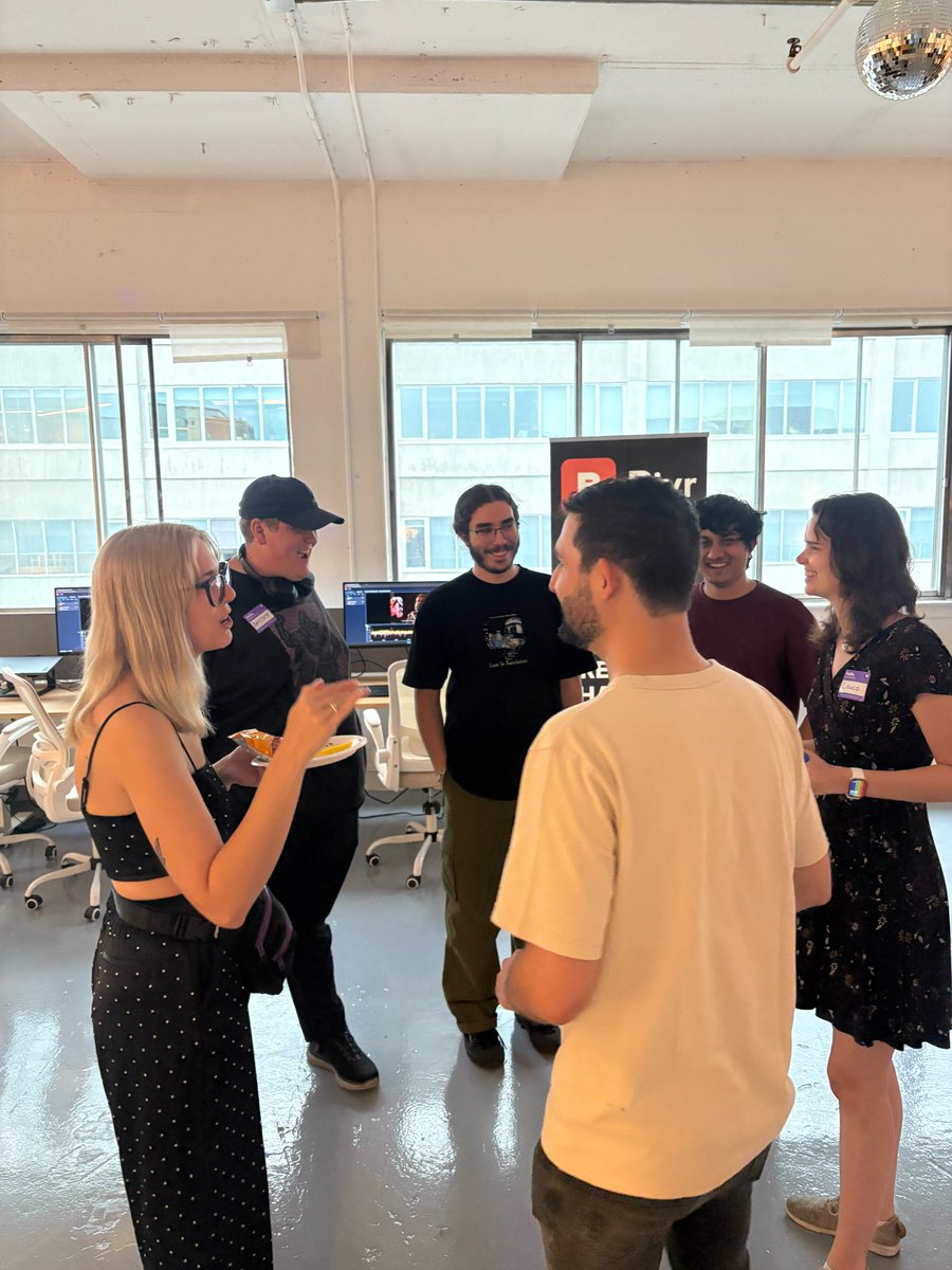 RivrStream's tweet image. 🎉On June 27, we opened the doors of Rivr HQ to host the @TwitchMontreal meetup, and it was a blast!

Streamers, devs, and fans hung out, swapped stories, and bonded over snacks.

Big thanks to everyone who joined and filled our space with creativity, curiosity, and laughter. You…