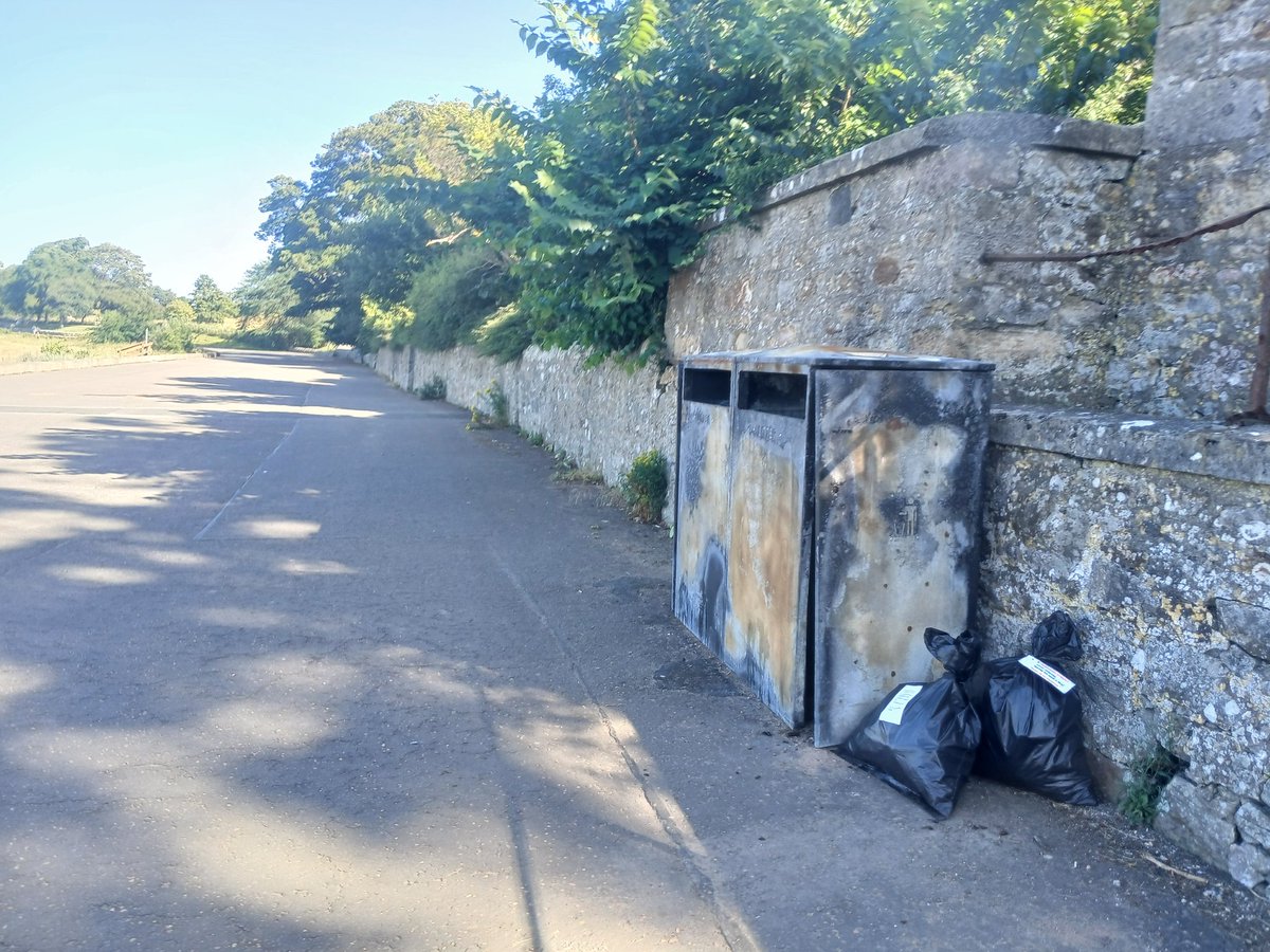 Pjayvee (@pjayvee38) on Twitter photo Another wee #lunchandlitterpick with <a href="/EllieGirl699/">Elliegirl699</a> in the sweltering heat today! 🔥☀️
From Lauriston Farm Road down Silverknowes Road to Cramond Foreshore 🌊⛵️
Not much litter, though!
Another 2️⃣ for #OneMillionBags and a lovely relaxing afternoon on the beach! 💙
#scorchio Another wee #lunchandlitterpick with <a href="/EllieGirl699/">Elliegirl699</a> in the sweltering heat today! 🔥☀️
From Lauriston Farm Road down Silverknowes Road to Cramond Foreshore 🌊⛵️
Not much litter, though!
Another 2️⃣ for #OneMillionBags and a lovely relaxing afternoon on the beach! 💙
#scorchio