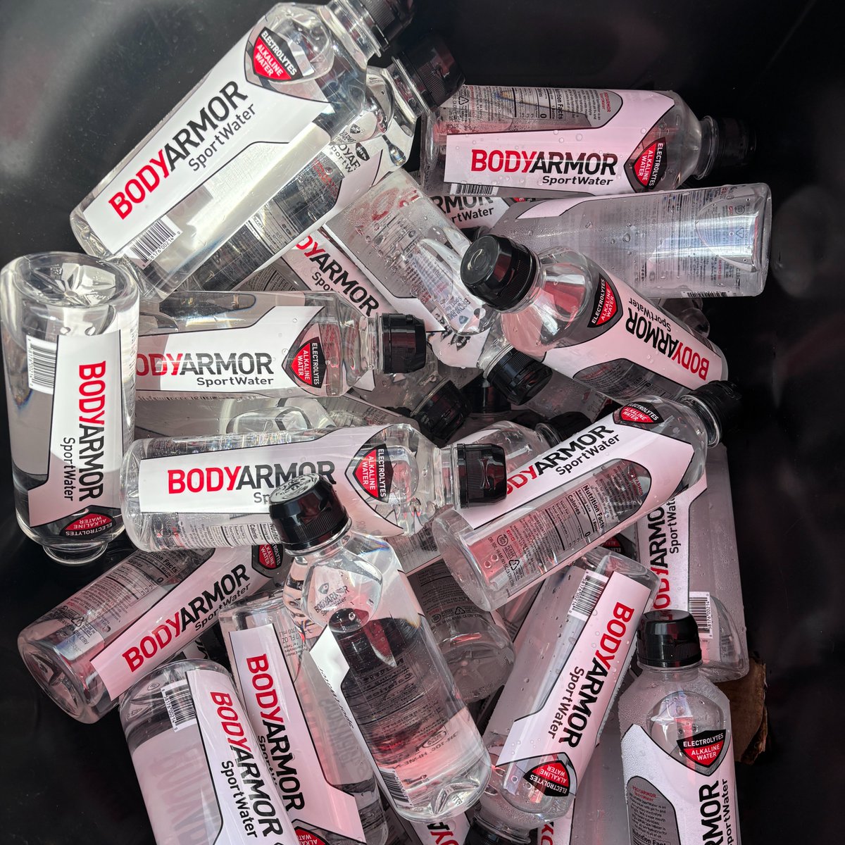 Fuel your Saturday with crisp, refreshing BODYARMOR Water 💧 Perfect for workouts, errands, or wherever the weekend takes you. 🛒 Available at your local retailer. #WeAreCokeFlorida #BODYARMORWater