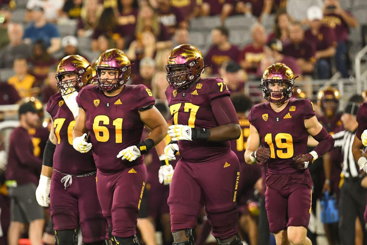 TristanDare2027's tweet image. #AGTG After a great conversation with @CoachTuitele, I am blessed to receive an offer from Arizona State University! @KennyDillingham @TyBarret @coacharroyo @CoachTravisWard @ASUFootball #ForksUp
@coachrdodge @coachvictorgill
@CoachRazloznik @SLC_Recruiting