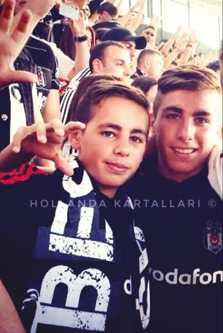 Kendi kardeşim Beşiktaş’ta oynayacak gibi mutluyum ya… bu duruşunu tarih yazacak inşallah Orkun.

Beşiktaşına hoş geldin <a href="/OrkunKokcu/">Orkun Kökcü</a>