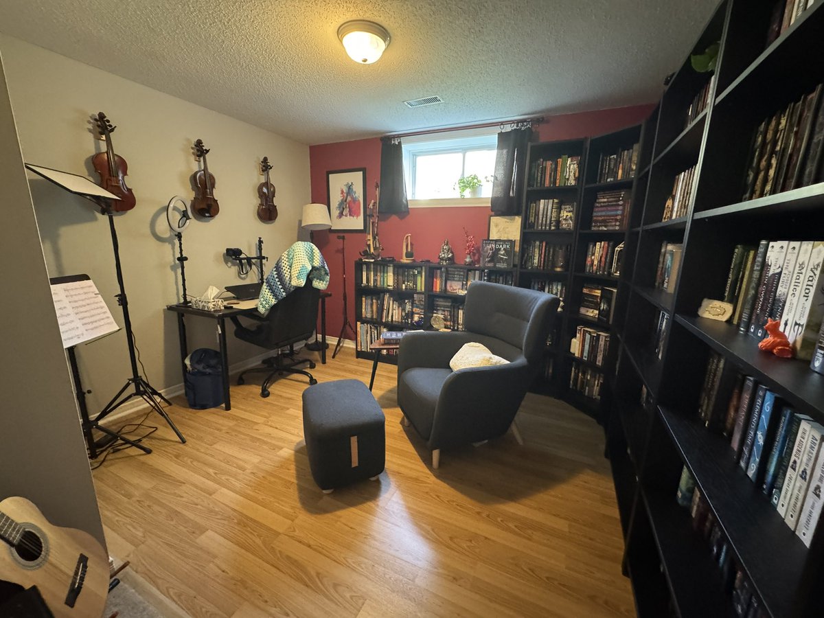 KaysHiddenShelf's tweet image. Changes are happening behind the scenes! Rearranging a recording space is daunting with how much time it takes to figure out the best lighting and camera angles. BUT it’s long overdue.
If you’ve got any tips on lighting and camera angles, I’m all ears!
Before & after pics