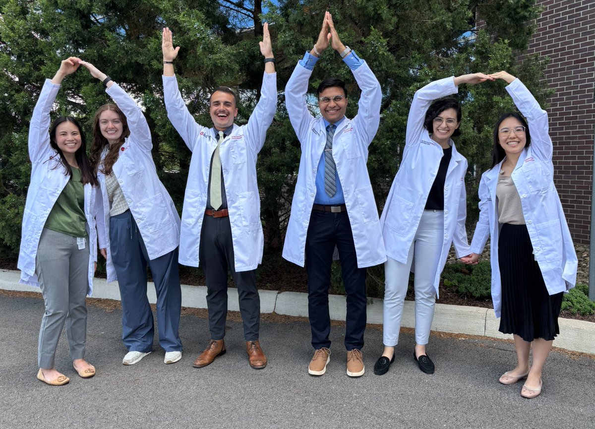 OhioStateEye's tweet image. Welcome to the class of 2029! 🌰
We are excited to have you join our department & see what you can accomplish. Cheers to the first years! 🥂💐👏