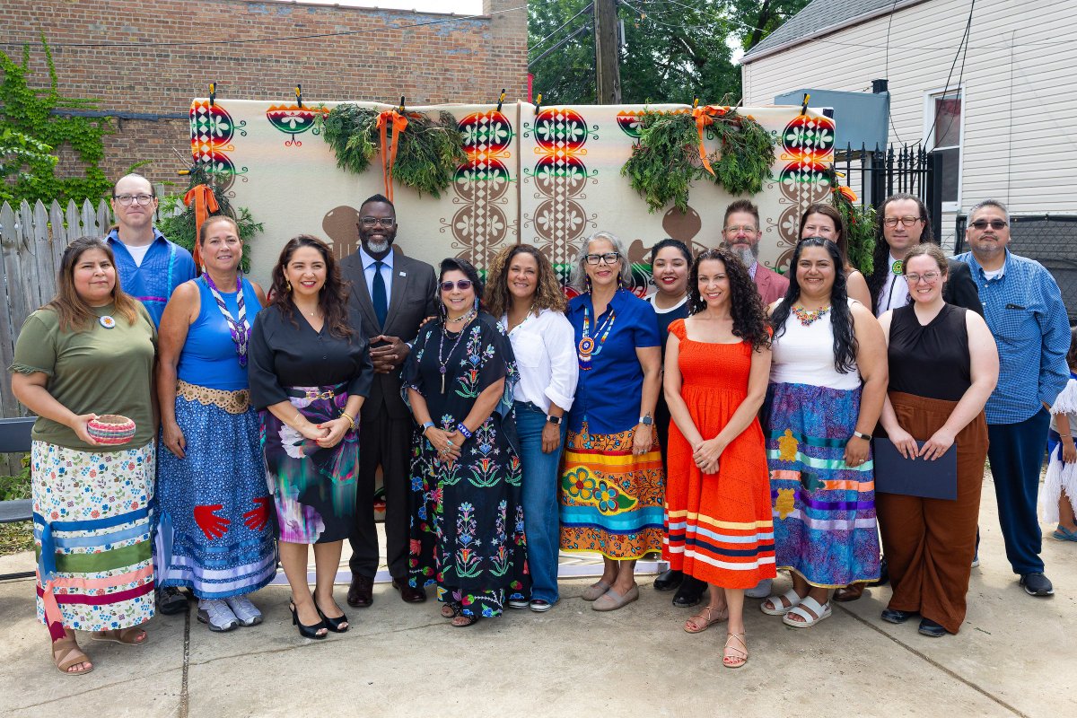 ChicagoDOH's tweet photo. Jigzibik, Chicago's first Native-American inspired affordable housing project, is coming soon!

The project name, which translates to "at the river's edge" in Potawatomi, is a tribute to the building's proximity to the Chicago River and to the Native community. https://t.co/pshfWiHYA8