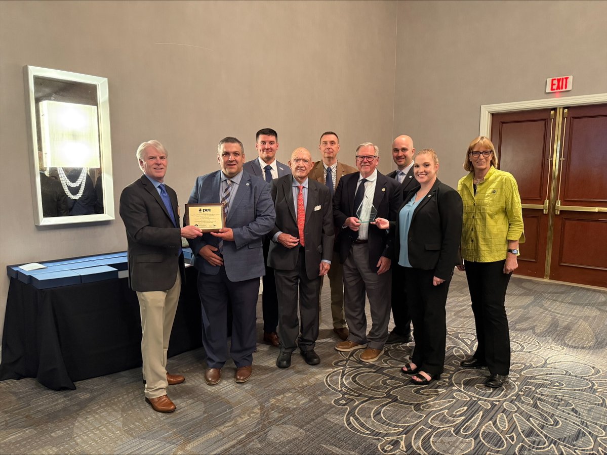 U_S_Steel's tweet image. #USSteel’s Mon Valley Works earned a PA Governor's Award for Environmental Excellence for the 2nd consecutive year! The project prevented CO2 emissions equivalent to removing 26,000 cars from roads!
#ILiveHereToo