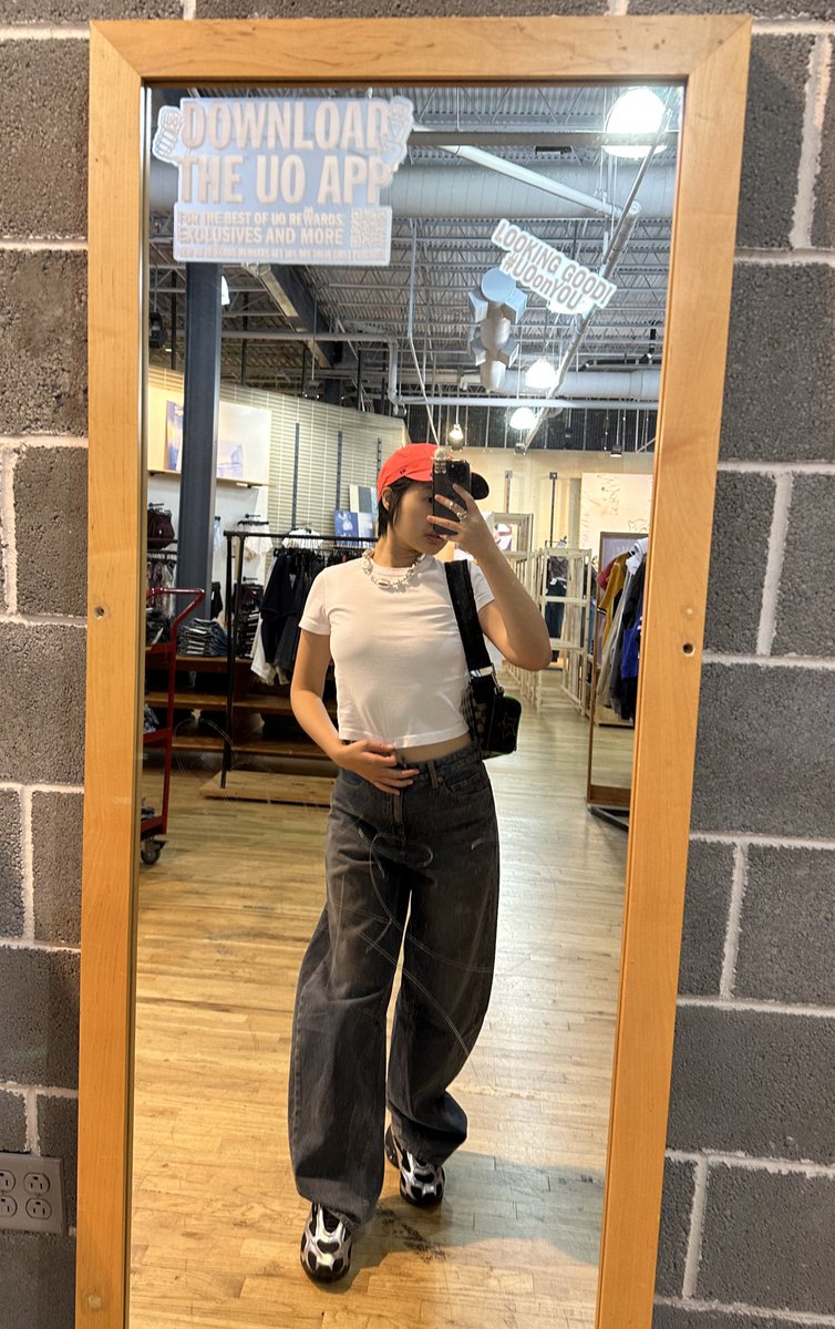 chxriks's tweet image. hello oomfs and oomfettes