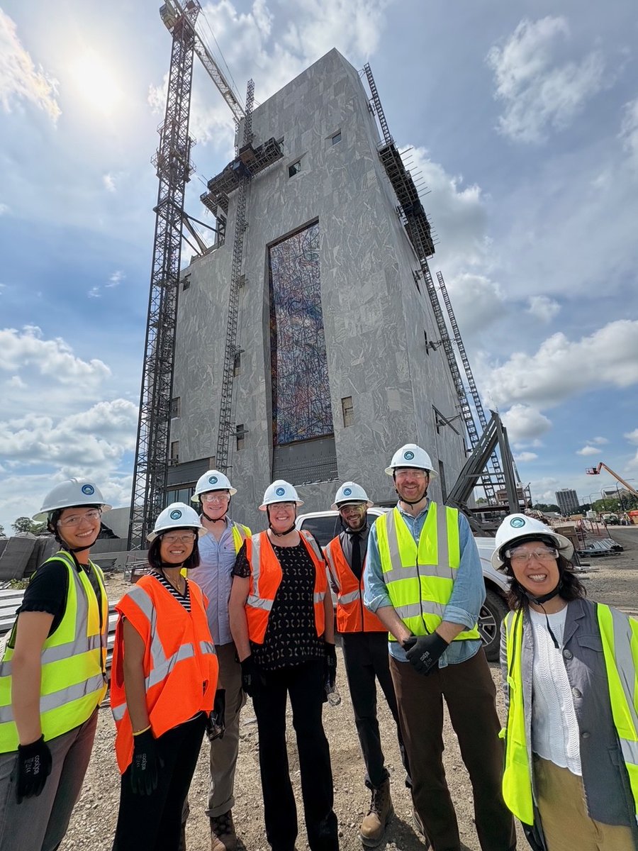 CDR_Booth's tweet image. We recently toured the Obama Presidential Center construction site. Excited to see the positive impact it will bring to our community! Big thanks to the @ObamaFoundation team for hosting us.
📩 Stay updated on behavioral science news and events #RFCDR 👉 chicagobooth.edu/research/roman…