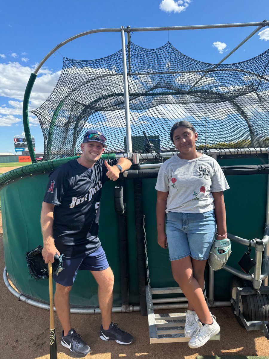 TC_DustDevils's tweet image. Yesterday, our Angels' Teammate, Kataleya, joined us for a great time at Gesa Stadium. She got to hangout with the guys, attend ball talk, throw a first pitch and her mom was even able to collect some cash in the Dash for Cash event! Thanks for coming out, Kataleya! #tcdustdevils