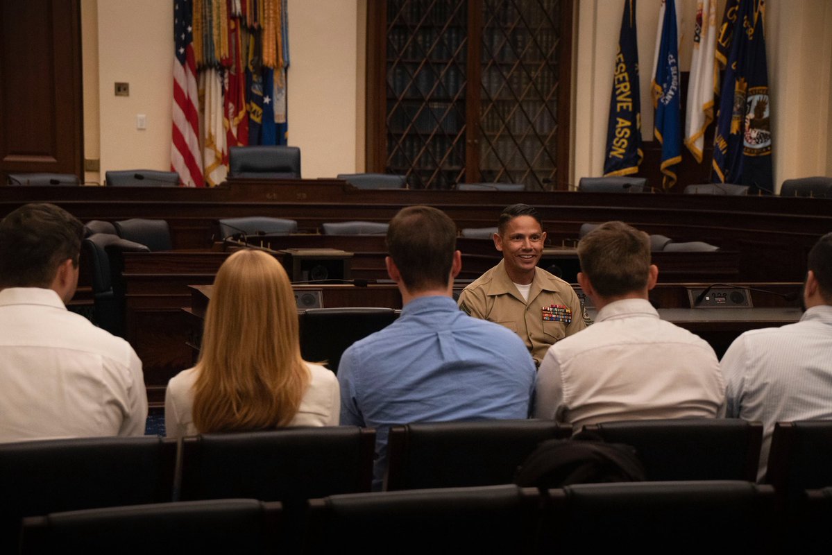 USMCSgtMaj's tweet image. Yesterday at the U.S. Capitol, I had the privilege of speaking with Marines participating in the Marine Corps Congressional Fellowship Program, as well as members of the Service Member and Veteran Staff Association.
It was great to share our vision for the future of the @USMC.