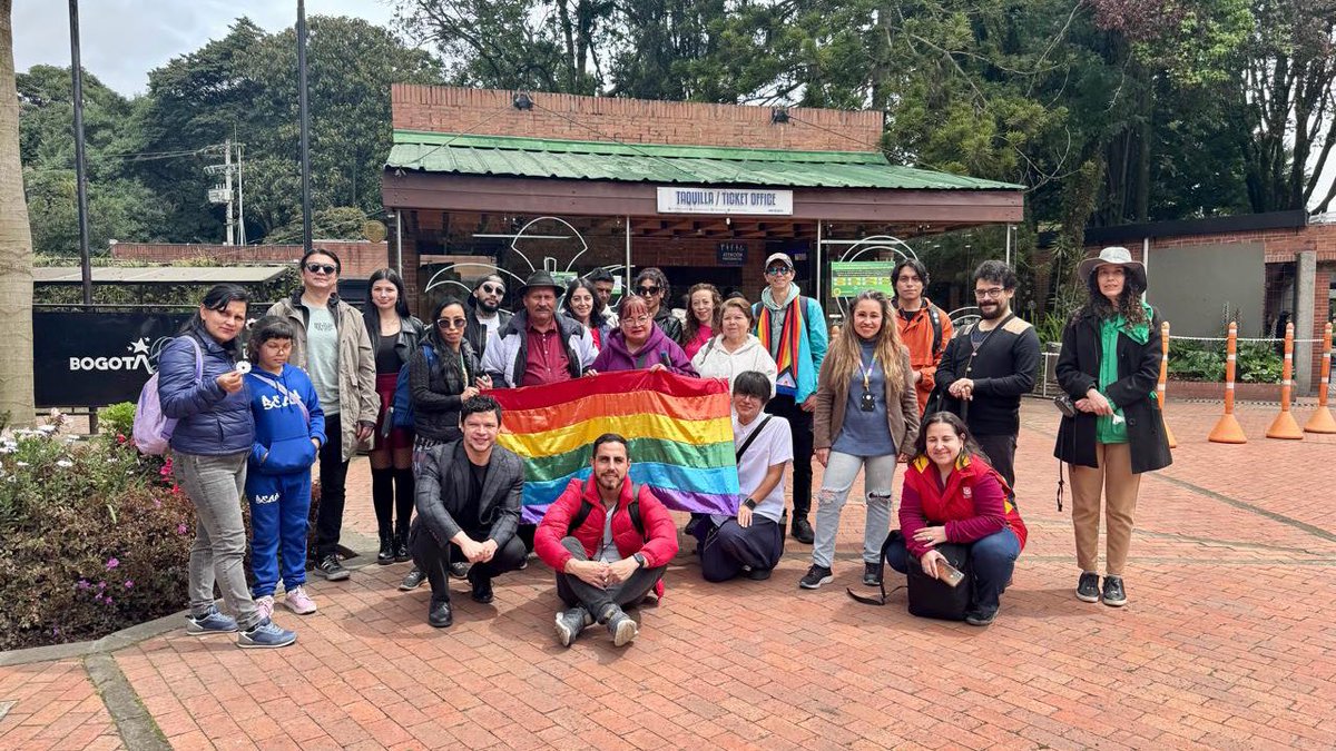 SePuedeSer's tweet image. En el corazón del Jardín Botánico, vivimos “La diversidad de las flores”: un encuentro para honrar la belleza de cada identidad, el valor de lo distinto y la ternura como forma de resistencia.
#FestivalPorLaIgualdad2025
#BogotáEsDiversidad
#EnBogotáSePuedeSer