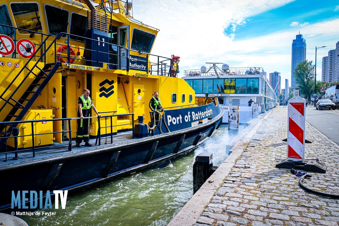 Brand in bolderpaal op Boompjeskade in Rotterdam