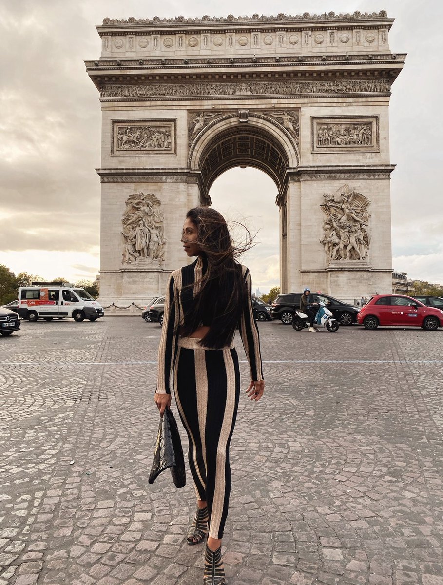 Bonjour Paris! 🇫🇷😎

🇧🇷Cheguei e estou pronta. 
Obrigada ‘Movimento Franco Brasileiro’ pelo convite. ❤️
———
🇬🇧Arrived and ready! 
Thanks ‘MFB’ for the invitation. ❤️
