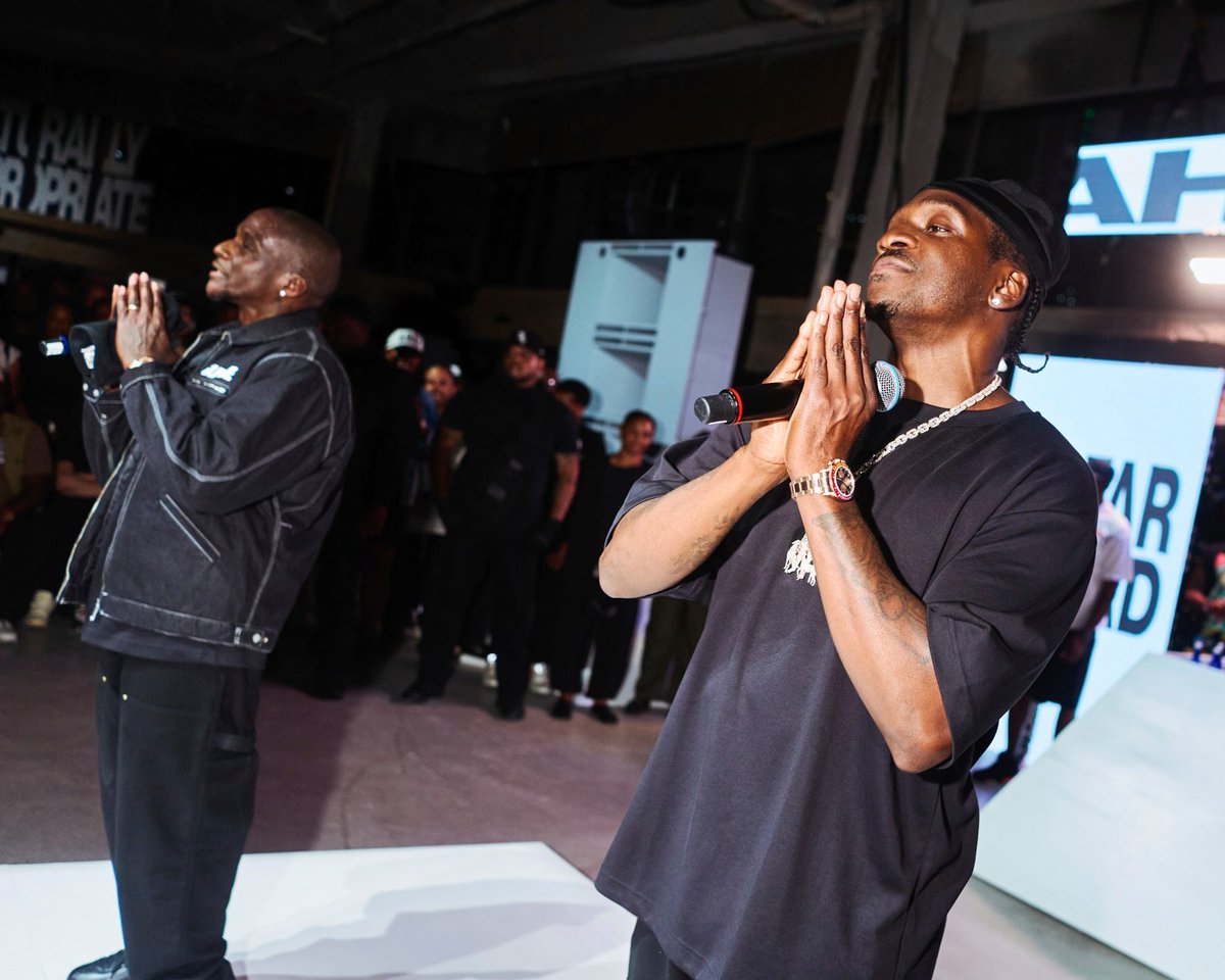 AppleMusic's tweet image. New York showed out for the highly anticipated @clipse album release last night 🗽 Tap to see a few special moments from the event and stream the album on Apple Music. apple.co/ClipseAM