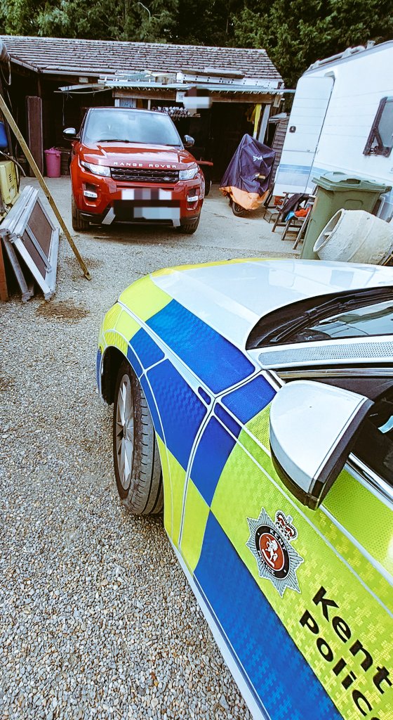 KentPoliceRural's tweet image. Team located this stolen #RangeRover same day reported stolen from #Sedlescombe Sussex. Alot of damage caused to remove security devices, but, 1 #arrested. 1 Happy owner.
Working together @sussex_police AV