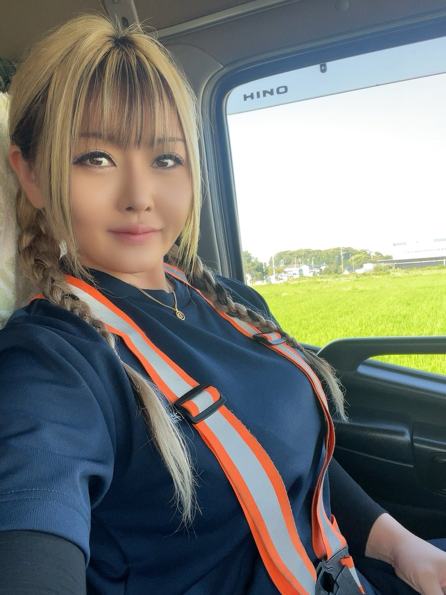 tora96chan's tweet photo. 【⠀ご報告   】

実は6/5に体調がすぐれなく
しばらくお休みしてましたが
復活できる兆しがないので
しばらくトラックを降りることに
なりました。

休職して１ヶ月経ちましたが
やっぱりトラック乗りたいな〜。
と、思う毎日(´-`)oＯ

ドライバーの皆さん
本日もご安全に https://t.co/ANxayFwbNY