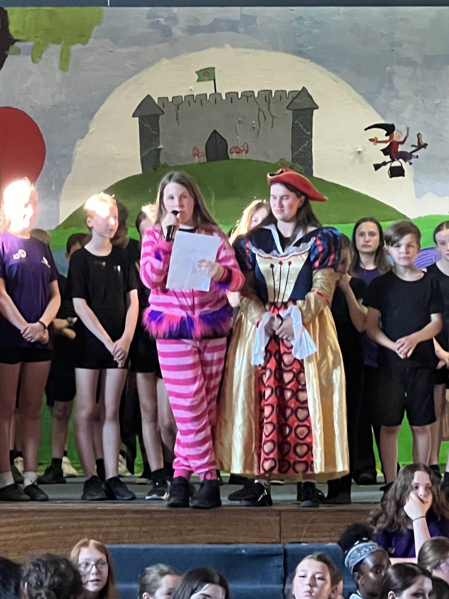ParkfieldsNews's tweet photo. And that’s a wrap! Another fantastic Parkfields production - huge congratulations to our Arts’ Leaders and performers - simply magnificent! #ArtsFestival2025 #ProudToBeAtParkfields https://t.co/eBrHBM4FPS