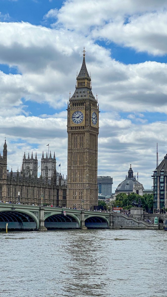 Muh_D2B's tweet photo. LONDON 🇬🇧. https://t.co/8N11rCUyCJ