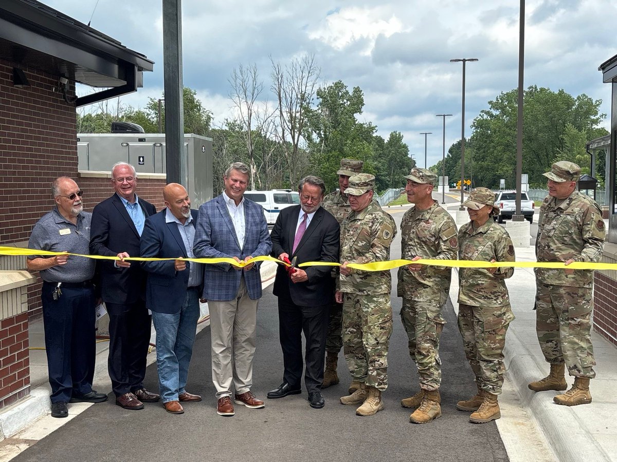 SenGaryPeters's tweet image. Battle Creek Air National Guard Base operates critical missions that protect our national security from emerging threats.
I was proud to bring home funding for much-needed upgrades at the base to help ensure our servicemembers can carry out their work safely and securely.