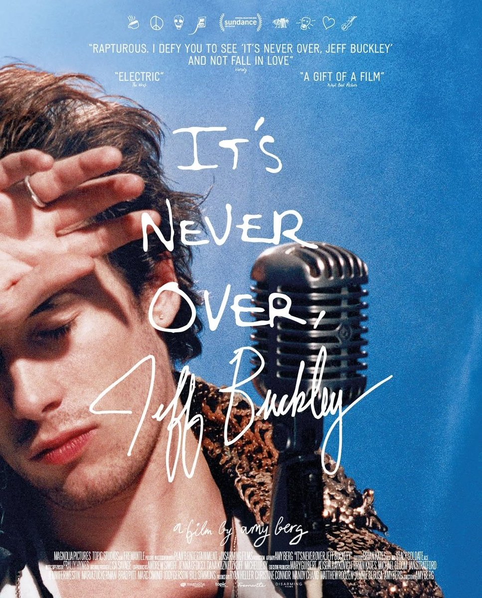 CINEMA505's tweet image. Pôster oficial do documentário ‘It’s Never Over, Jeff Buckley’.
O filme mostra imagens inéditas, mensagens exclusivas e relatos do círculo íntimo do cantor que morreu tragicamente em 1997.