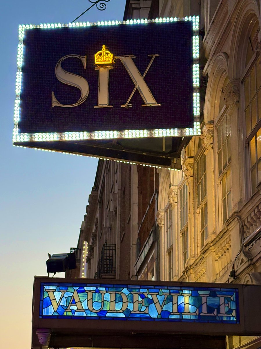 Ina_Christova's tweet image. Loved re-watching @sixthemusical 👑 Sassy, rebellious and outrageous yeah! Fab bit of her-story to end the week with 💫⚡️⚡️@VaudevilleTh 🎸