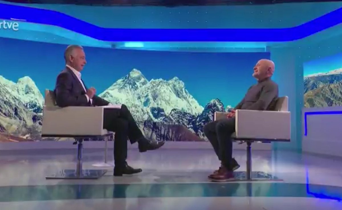 MAecocardio's tweet image. En “Plano General “de @JenaroCastroM en RTVE: entrevista a @sebas_alvaro :el mundo se hace pequeño cuando habla . Amigo, maestro, explorador “también “del alma humana. Qué disfrute escucharte de nuevo
▶️ Sigue #PGSebastiánÁlvaro
⭕rtve.es/play/videos/di…