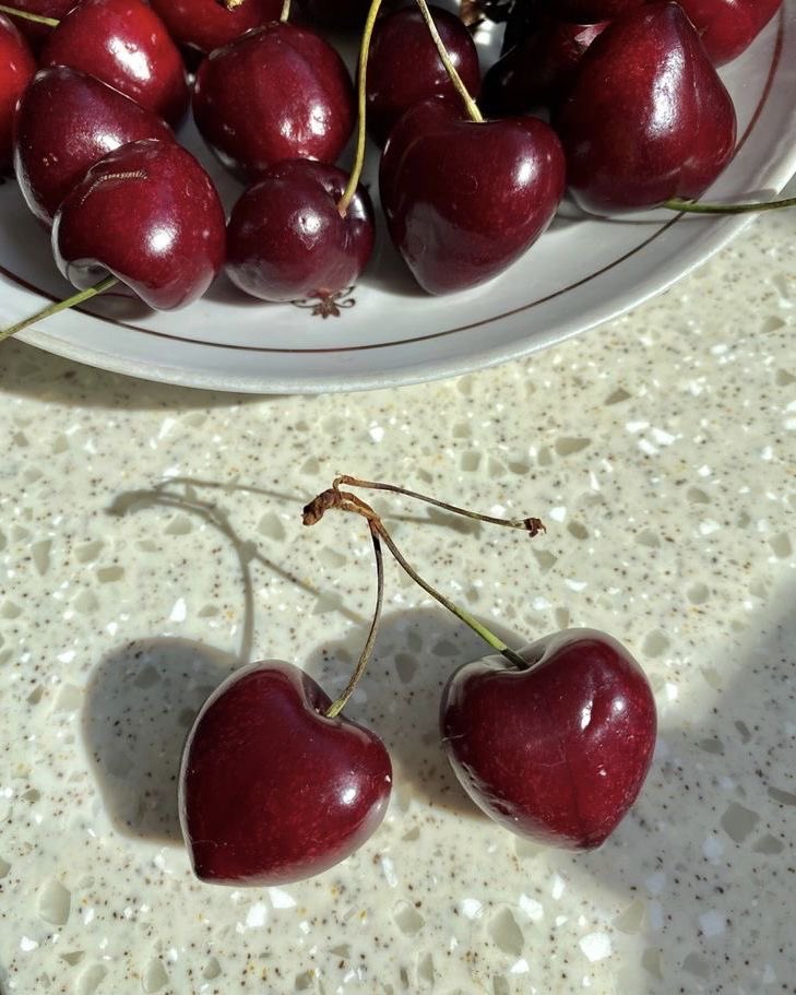 i3Moment's tweet photo. 🍒 https://t.co/ZzzTFRykxN