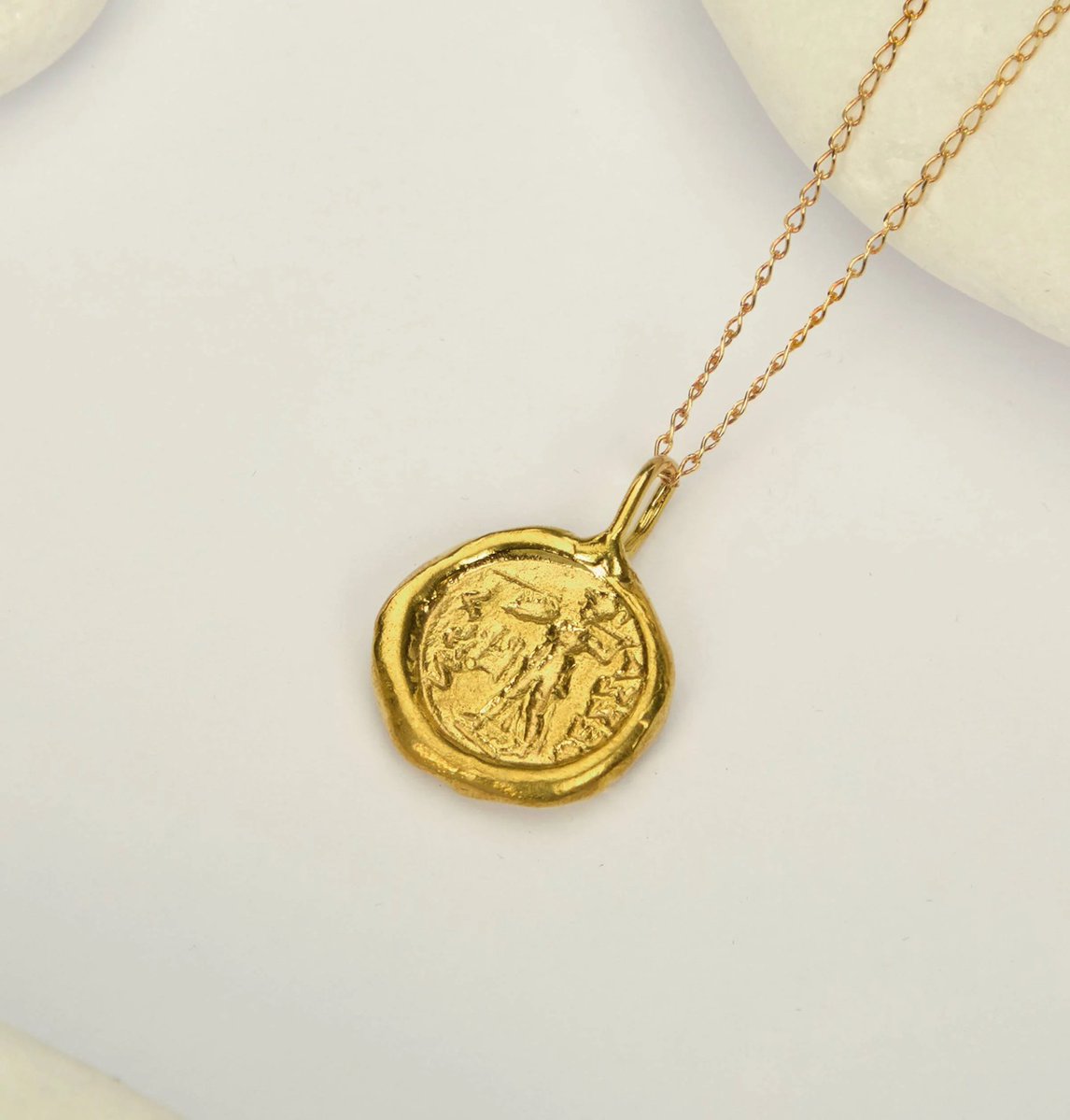 HeritageDaily's tweet image. Athena Coin Pendant
– Featuring a pressed ancient coin design, this bronze pendant depicts Athena, the goddess of war, handicraft, and practical reason. #archaeology #archeology
loom.ly/XA6vGr4