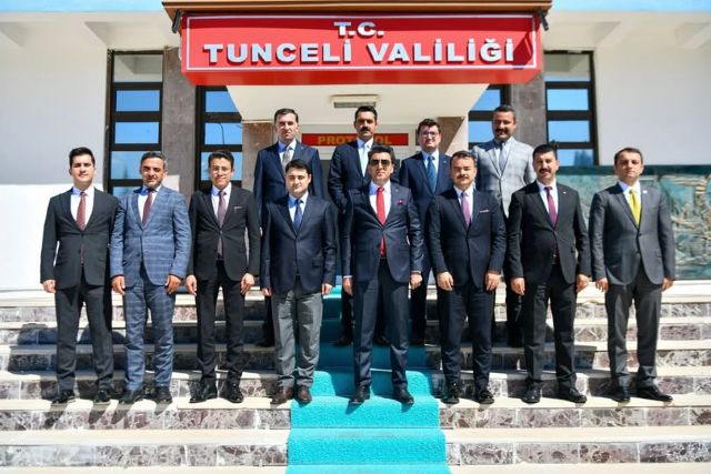 PÜLÜMÜR KAYMAKAMI MEHMET ANIL ÇOLAK, VALİLİKTE DÜZENLENEN TOPLANTIYA KATILDI
pulumur.org/2025/07/11/pul…
#Tunceli #Pülümür #PülümürHaber
<a href="/PulumurKymkmlg/">Pülümür Kaymakamlığı</a>