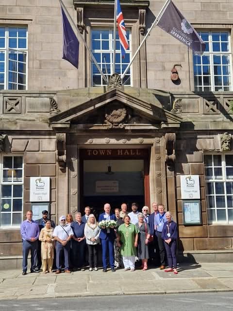 Light_Fndn's tweet image. This morning, we were honoured to attend a small and intimate memorial in remembrance of Srebrenica, at the kind invitation of The Right Worshipful The Mayor of Preston Cllr Sue Whittam.

Alongside faith and civic leaders, we took part in a flag-raising ceremony.

@prestoncouncil