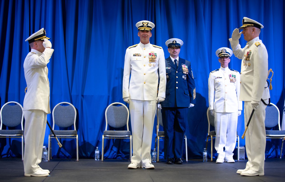 USCGSoutheast's tweet image. Rear Adm. Adam Chamie relieved Rear Adm. Douglas Schofield as @USCG Southeast District commander during a change of command ceremony at @FIU, Friday.
🖇️: tinyurl.com/bdfn6jdv
#valuetonation #uscg #miami #changeofcommand