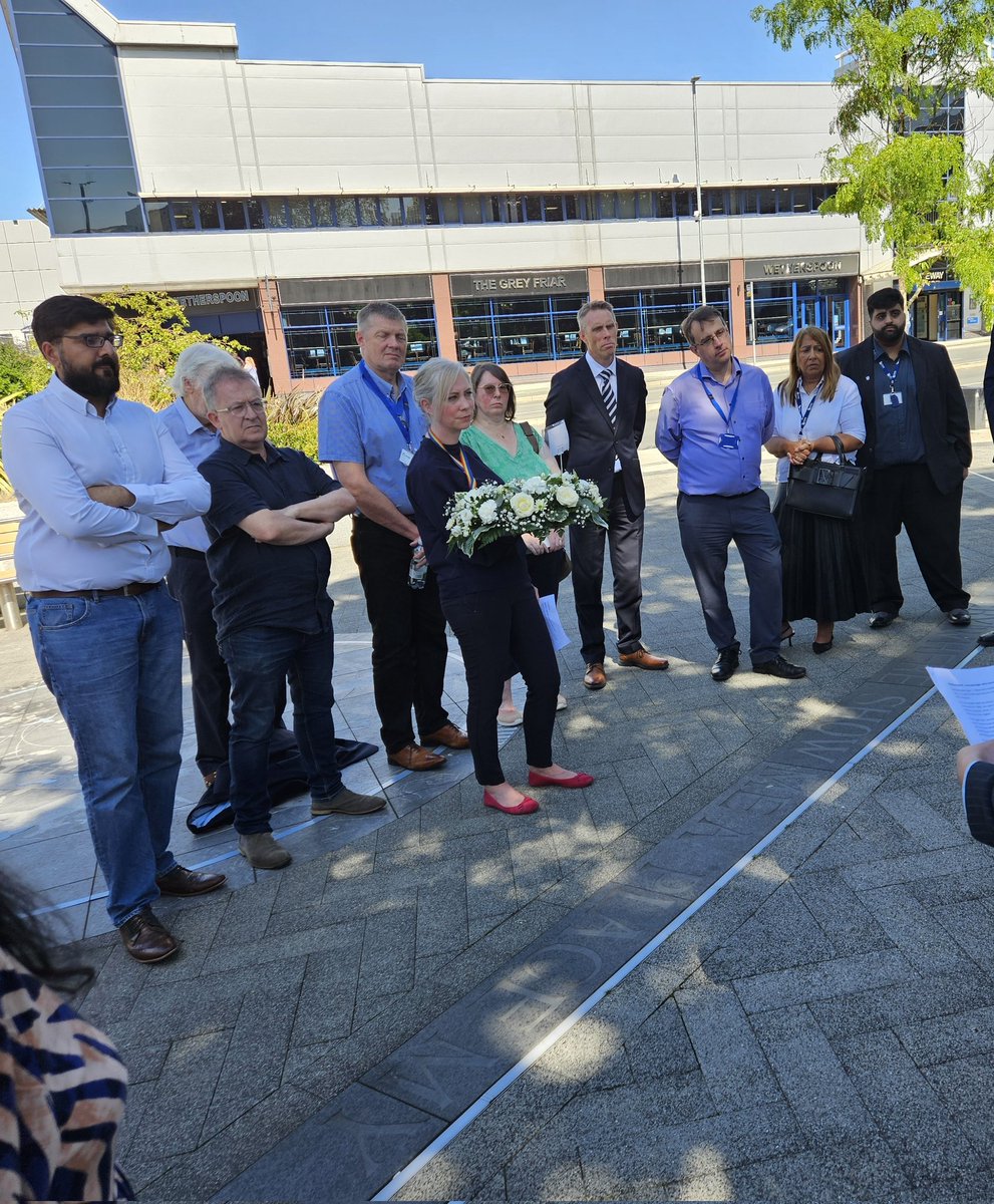 Light_Fndn's tweet image. This morning, we were honoured to attend a small and intimate memorial in remembrance of Srebrenica, at the kind invitation of The Right Worshipful The Mayor of Preston Cllr Sue Whittam.

Alongside faith and civic leaders, we took part in a flag-raising ceremony.

@prestoncouncil