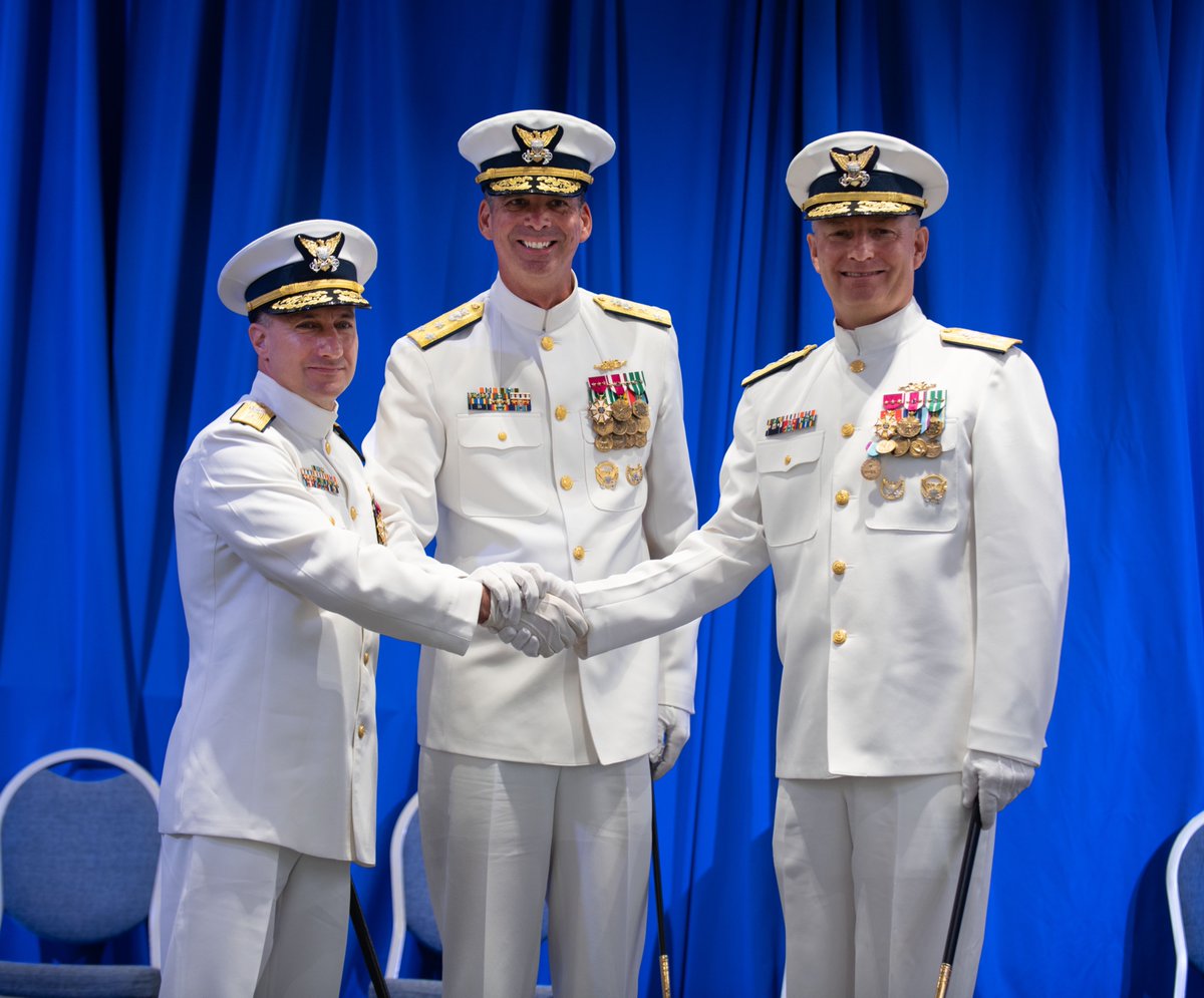 USCGSoutheast's tweet image. Rear Adm. Adam Chamie relieved Rear Adm. Douglas Schofield as @USCG Southeast District commander during a change of command ceremony at @FIU, Friday.
🖇️: tinyurl.com/bdfn6jdv
#valuetonation #uscg #miami #changeofcommand